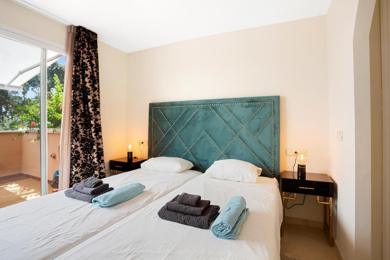 Apartemen Beautiful With Big Terrace And Access To 3 Pools Elviria *