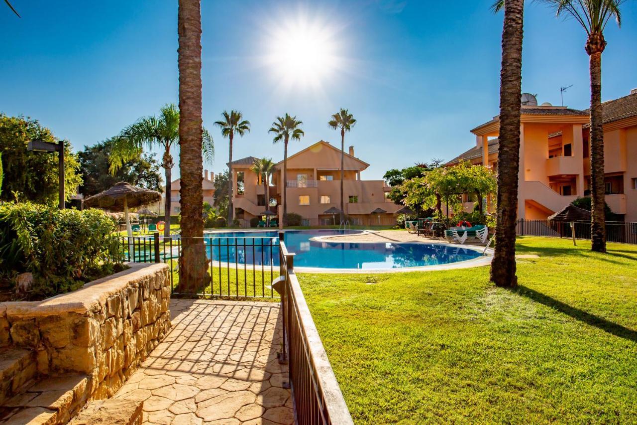 Apartemen Beautiful With Big Terrace And Access To 3 Pools Elviria Marbella