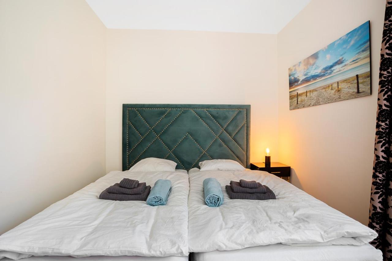 Beautiful With Big Terrace And Access To 3 Pools Elviria * Marbella