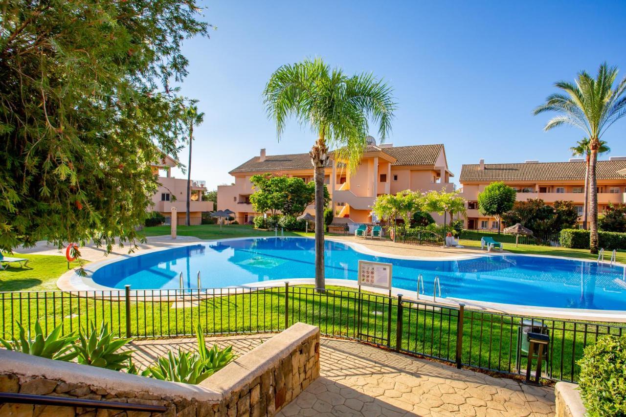 Beautiful With Big Terrace And Access To 3 Pools Elviria Apartemen Marbella