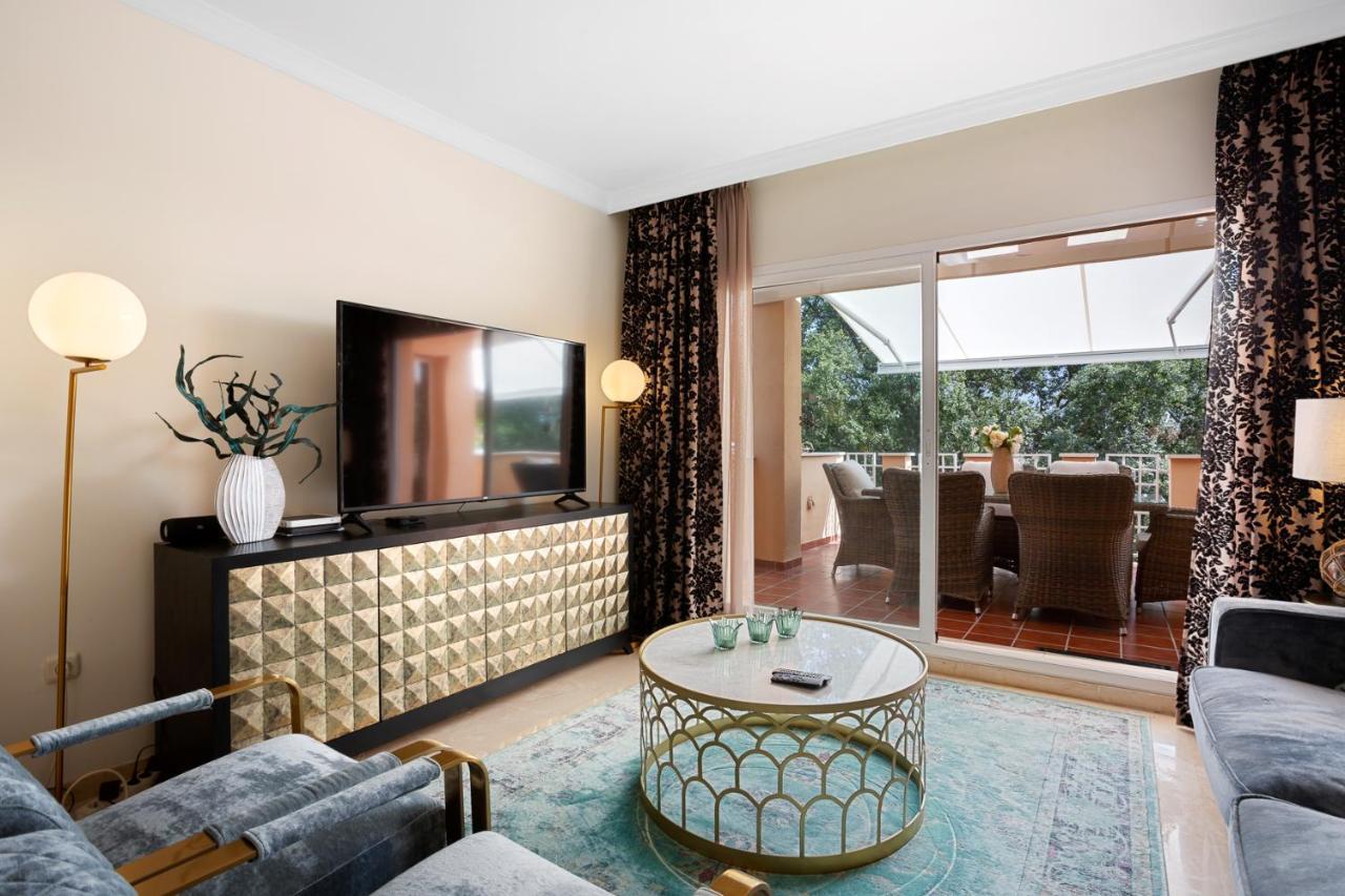 Beautiful With Big Terrace And Access To 3 Pools Elviria Apartemen Marbella