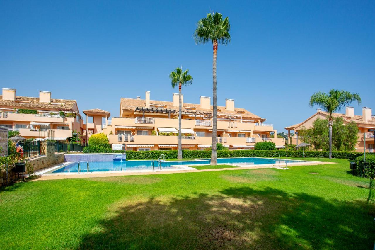 Apartemen Beautiful With Big Terrace And Access To 3 Pools Elviria Marbella