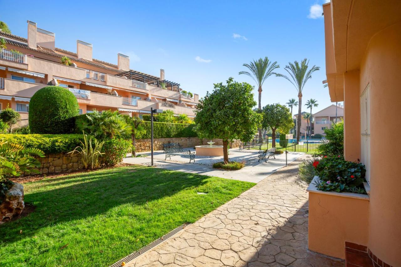 Apartemen Beautiful With Big Terrace And Access To 3 Pools Elviria Marbella