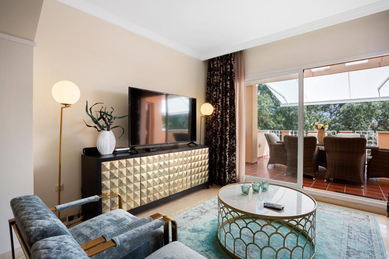 Apartemen Beautiful With Big Terrace And Access To 3 Pools Elviria