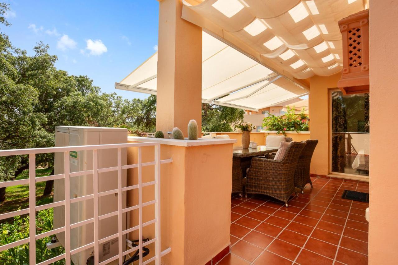 Apartemen Beautiful With Big Terrace And Access To 3 Pools Elviria *